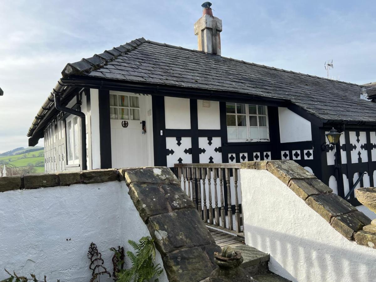 Pentre Cerrig Country House Llanferres Exteriör bild