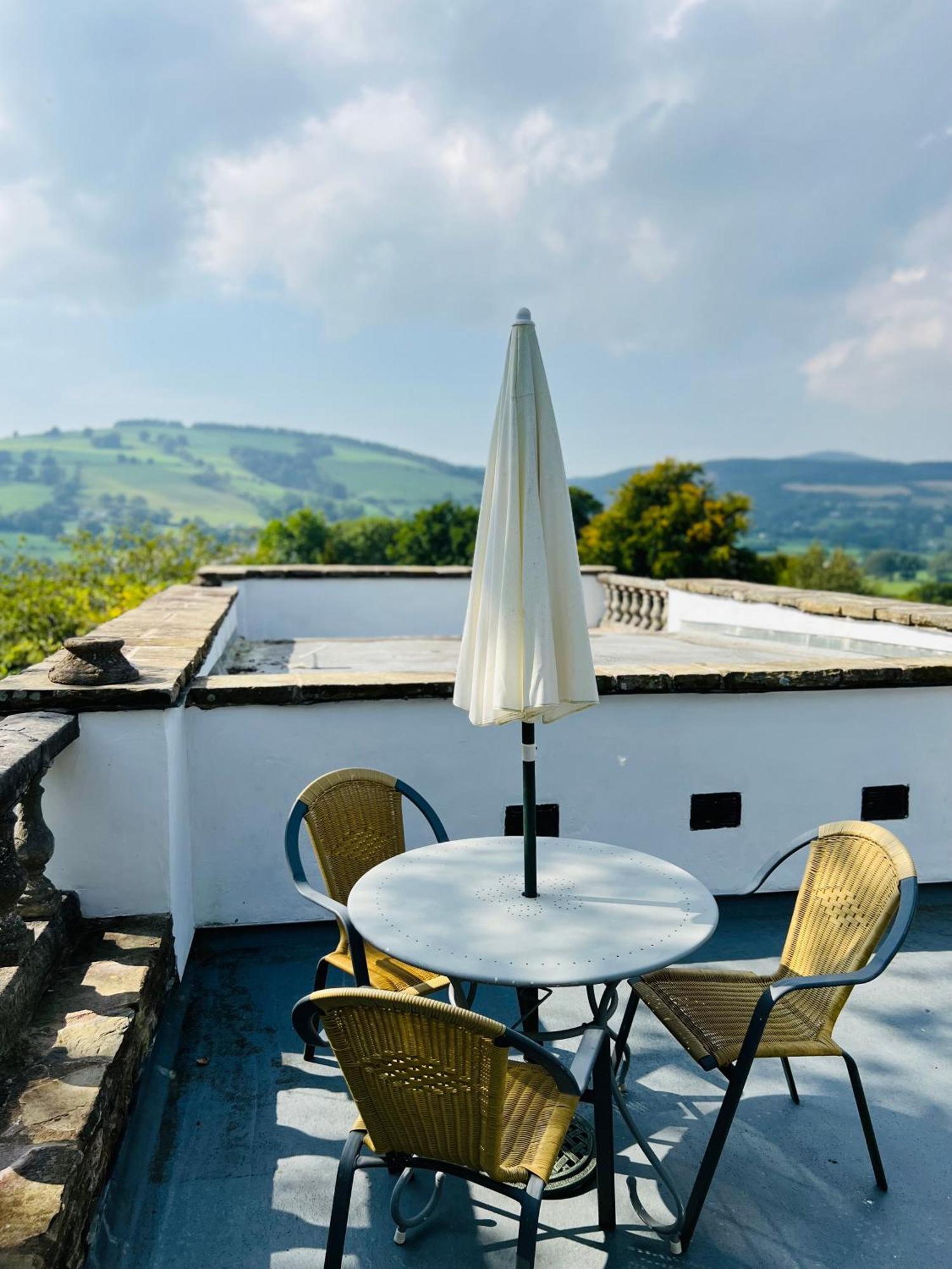 Pentre Cerrig Country House Llanferres Exteriör bild